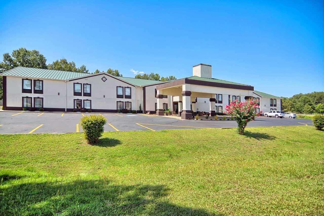 Hotel Baymont By Wyndham Caddo Valley/Arkadelphia Extérieur photo